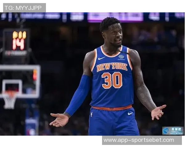 萨迪克贝全场表现惊艳15投7中斩获24分10篮板4助攻助力球队夺冠